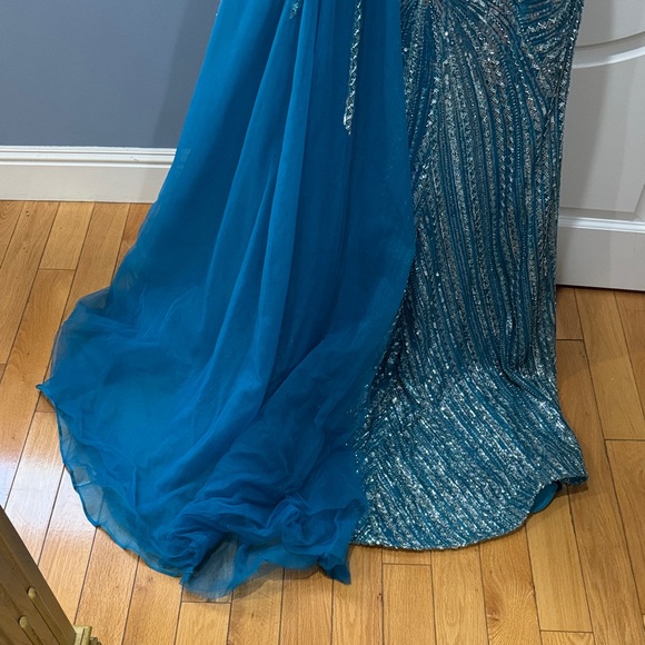 Elegant Teal Sequin Wedding Dress - Picture 8 of 10